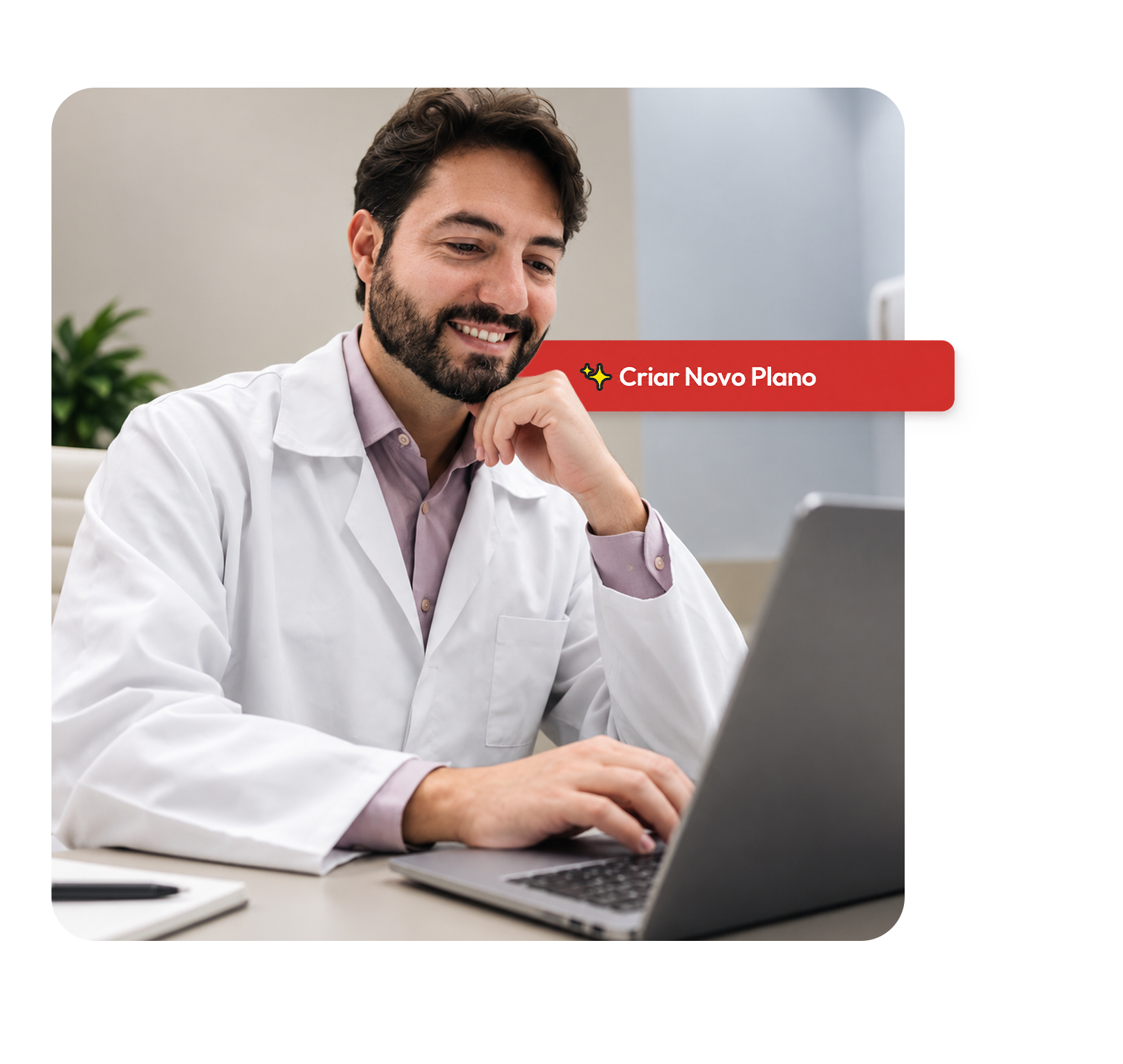 Médico no notebook com representação da criação de um novo plano
